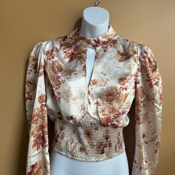 Guess Cream and Brown Floral Mock Neck Blouse Size Medium - Picture 1 of 11